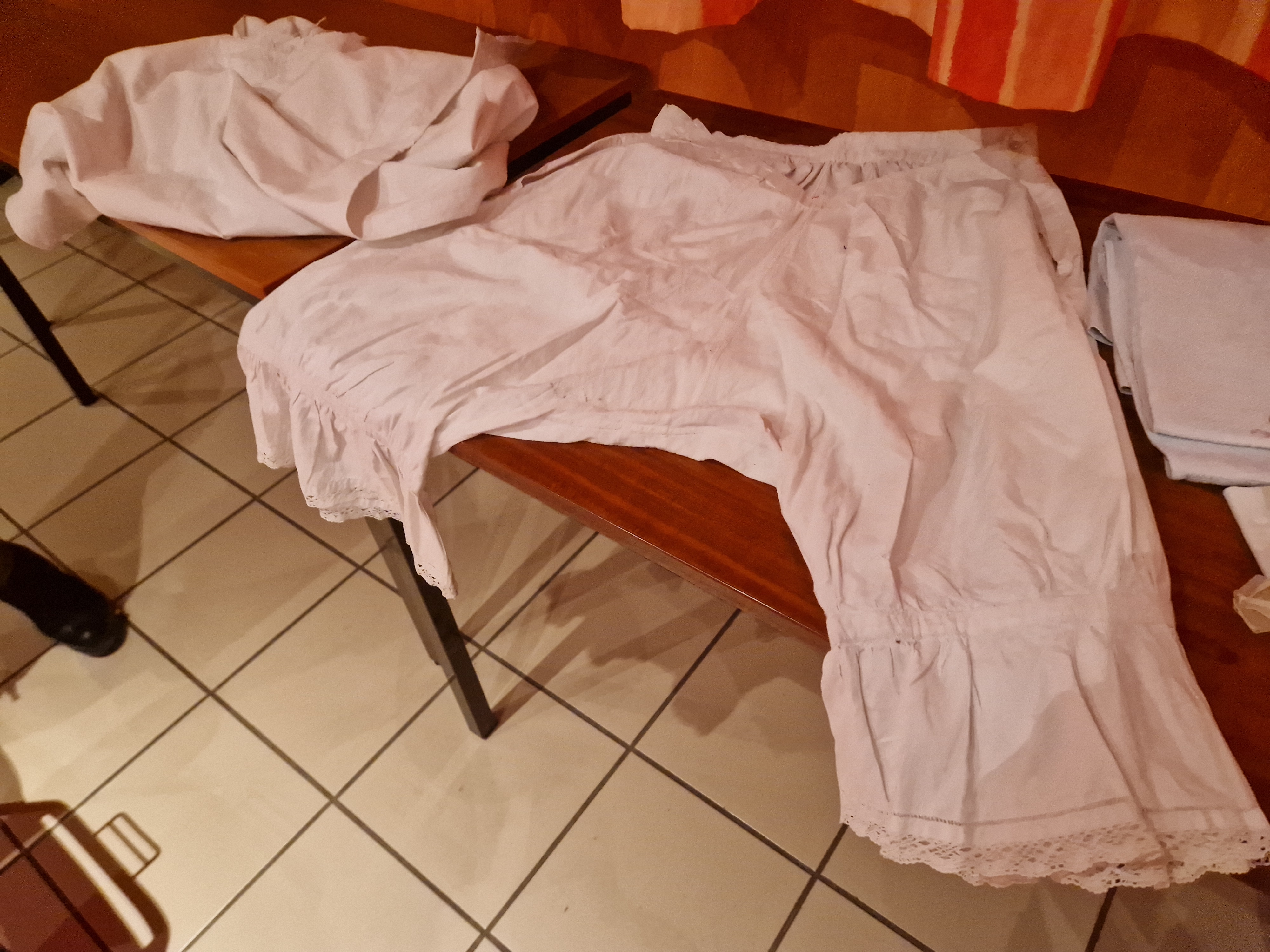 Les tissus et vêtements ont réuni