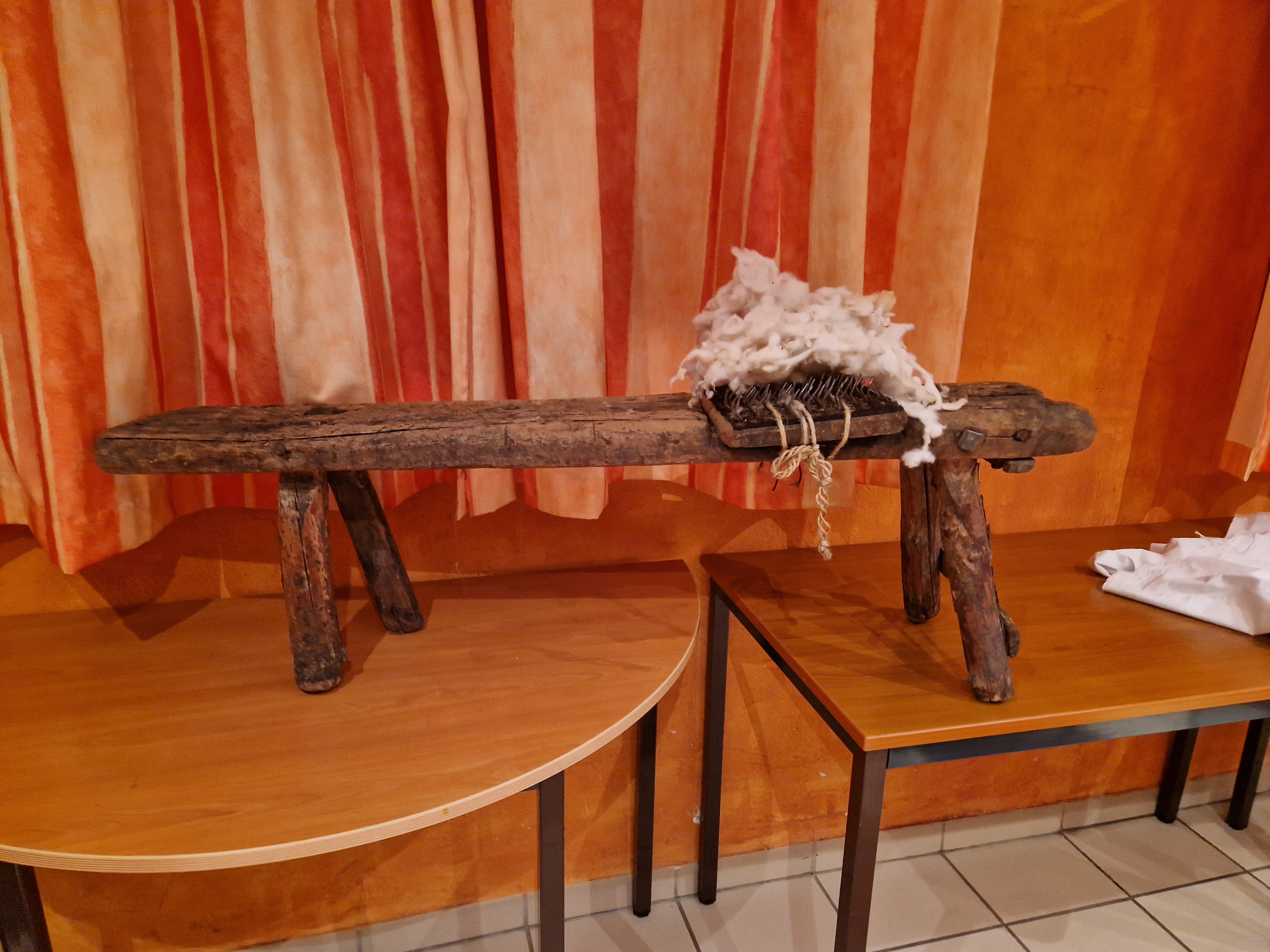 Les tissus et vêtements ont réuni