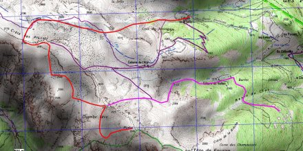 CRÊTE DE FOURAN (2683) : itinéraires de printemps ; pistes ouvertes au dessus de Mikéou. En rouge, boucle de Chambe Lève depuis le Pinfol ; en violet clair, pente nord est ; en violet foncé, variantes (communes avec certaines descentes de Prenetz ou Vautisse).